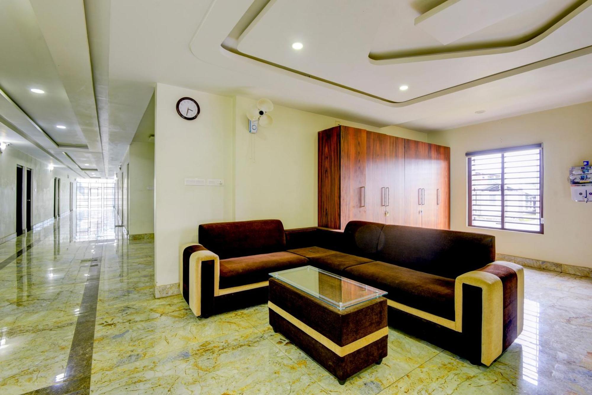 Hotel O Royal Tower Lodge Etakkare Luaran gambar